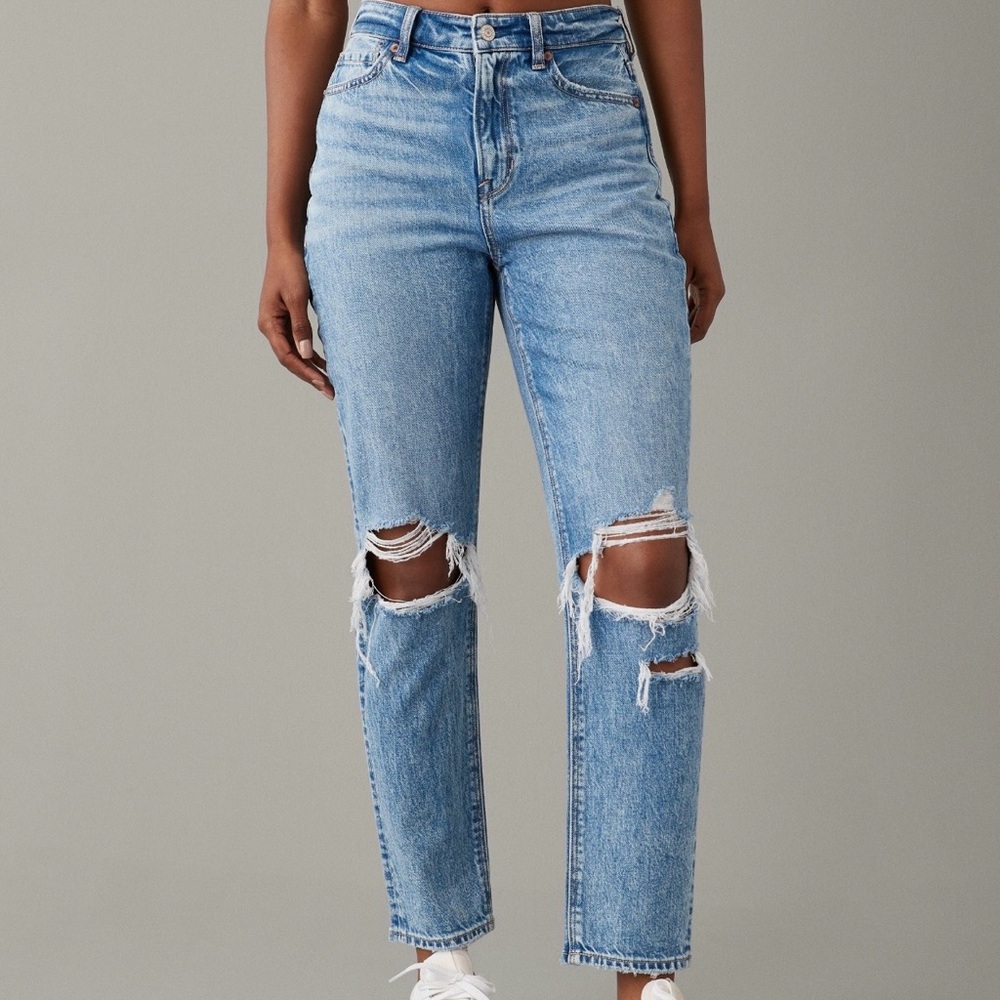 American Eagle Mom High Waist Rise Strigid Ripped Jeans Size 2 Regular